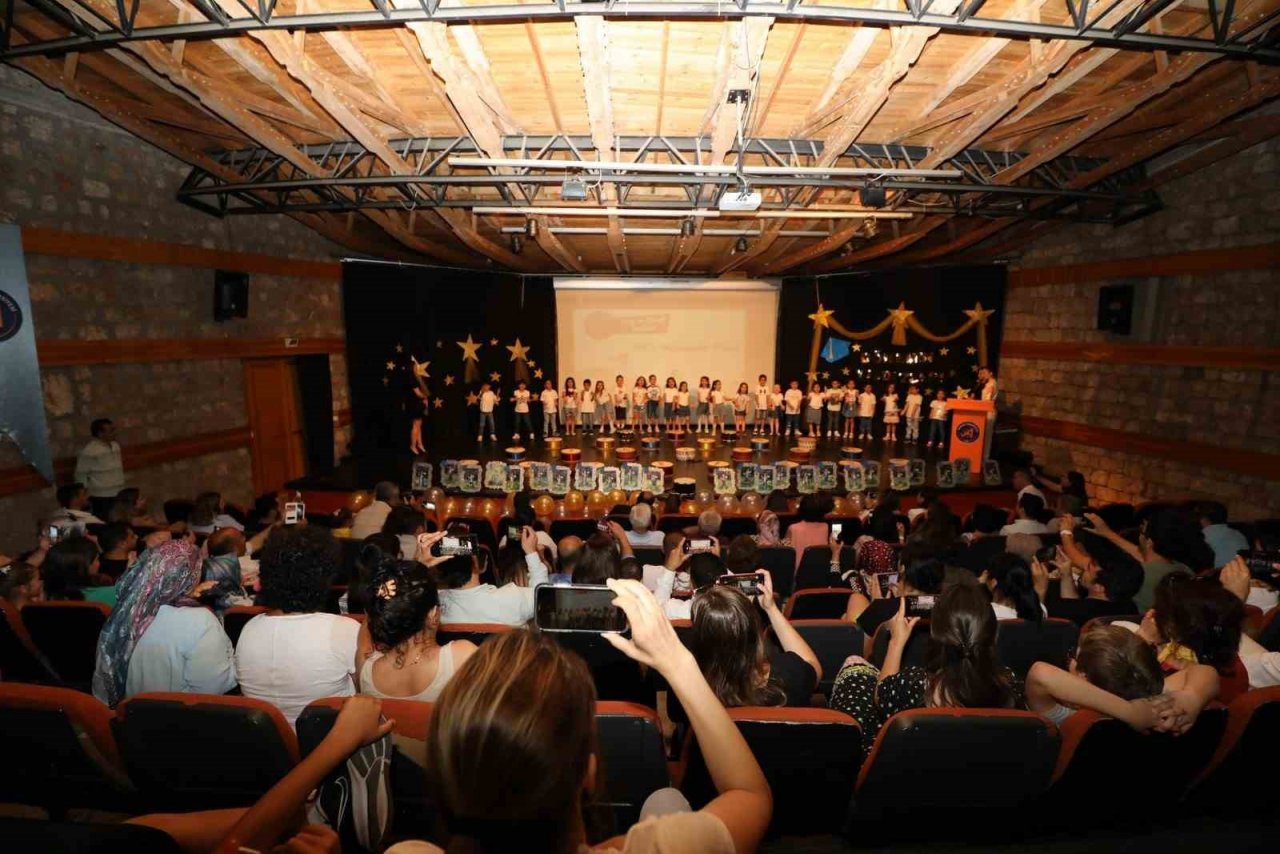 75. Yıl Kreş ve Çocuk Kulübü öğrencileri mezun oldu