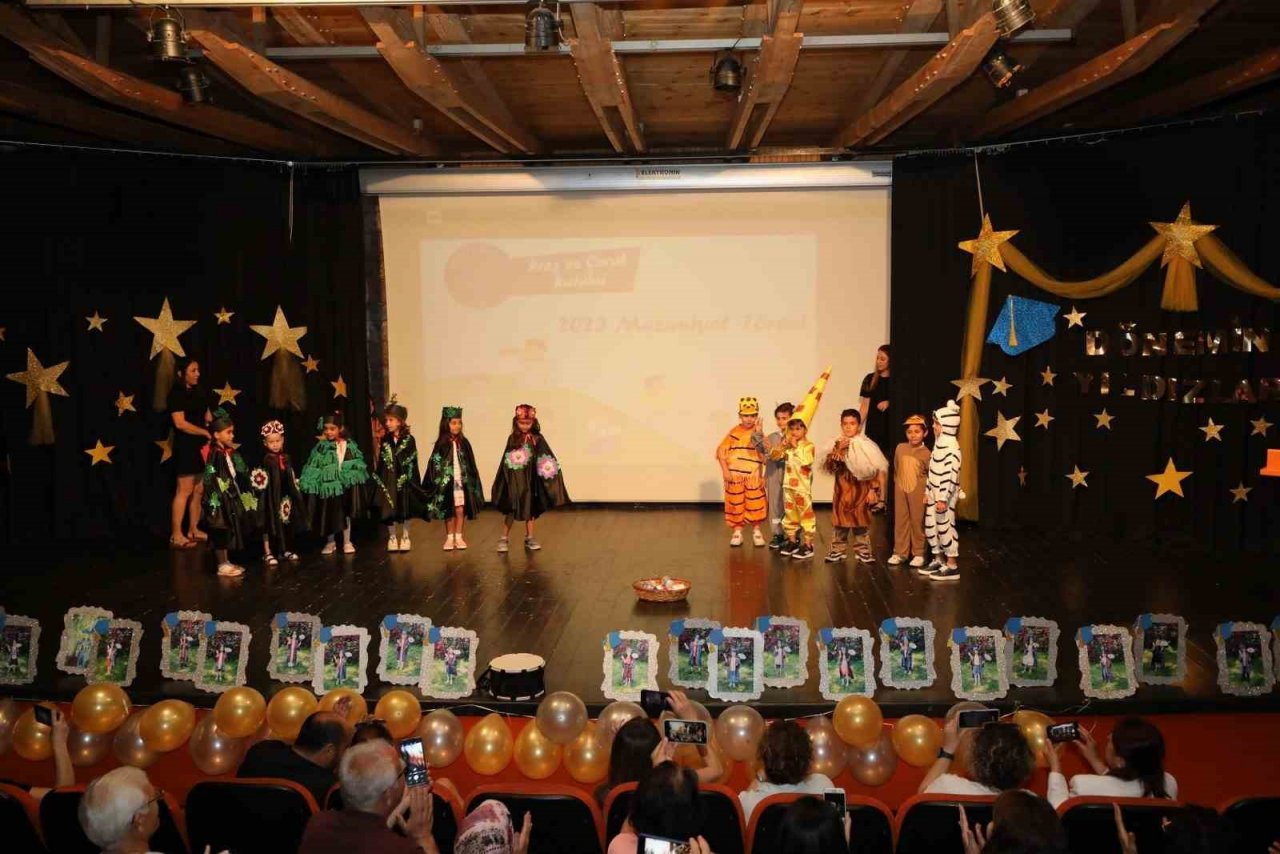 75. Yıl Kreş ve Çocuk Kulübü öğrencileri mezun oldu