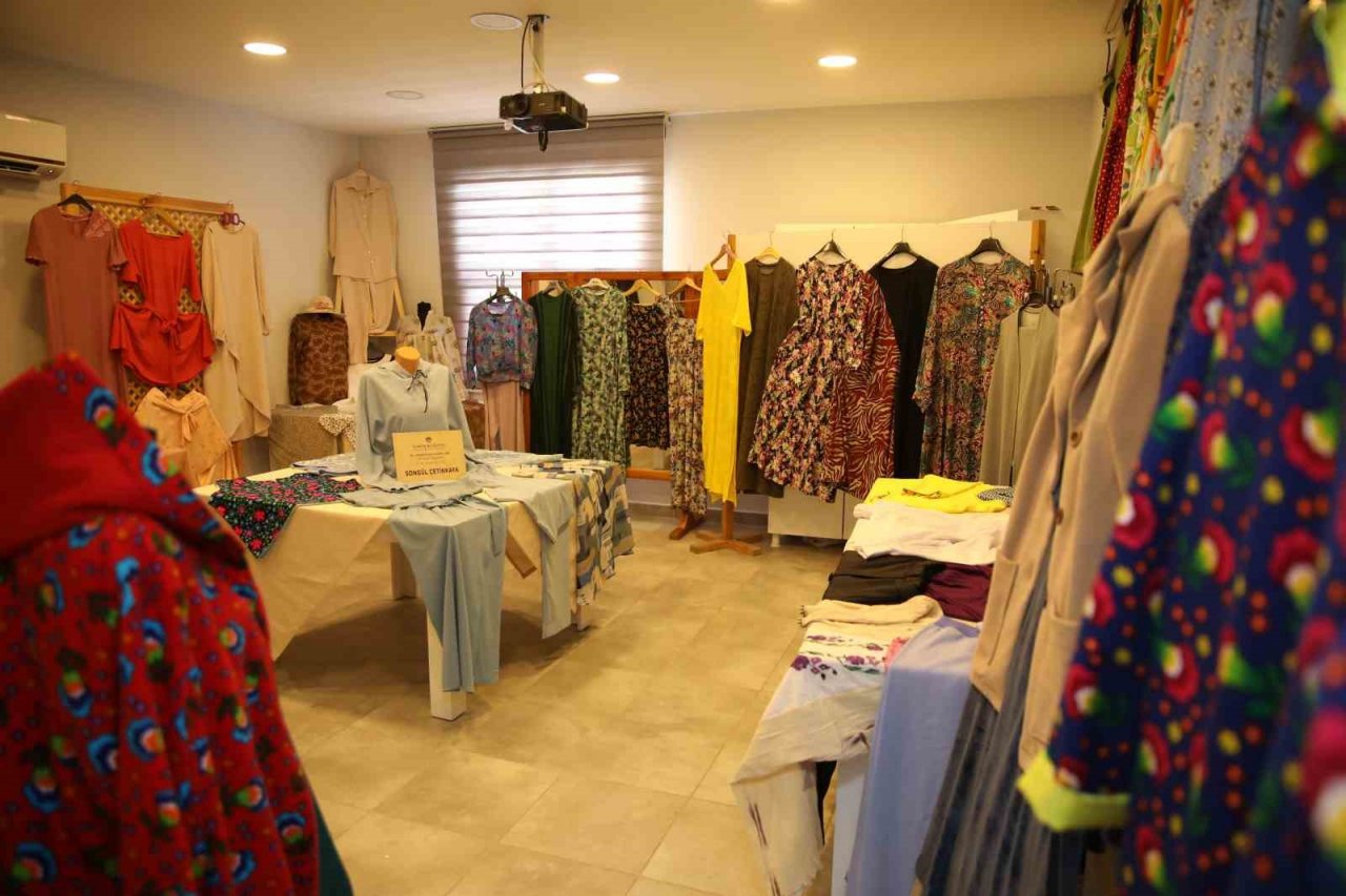 Mahmutlar ‘da el sanatları kursları yıl sonu sergisi açıldı