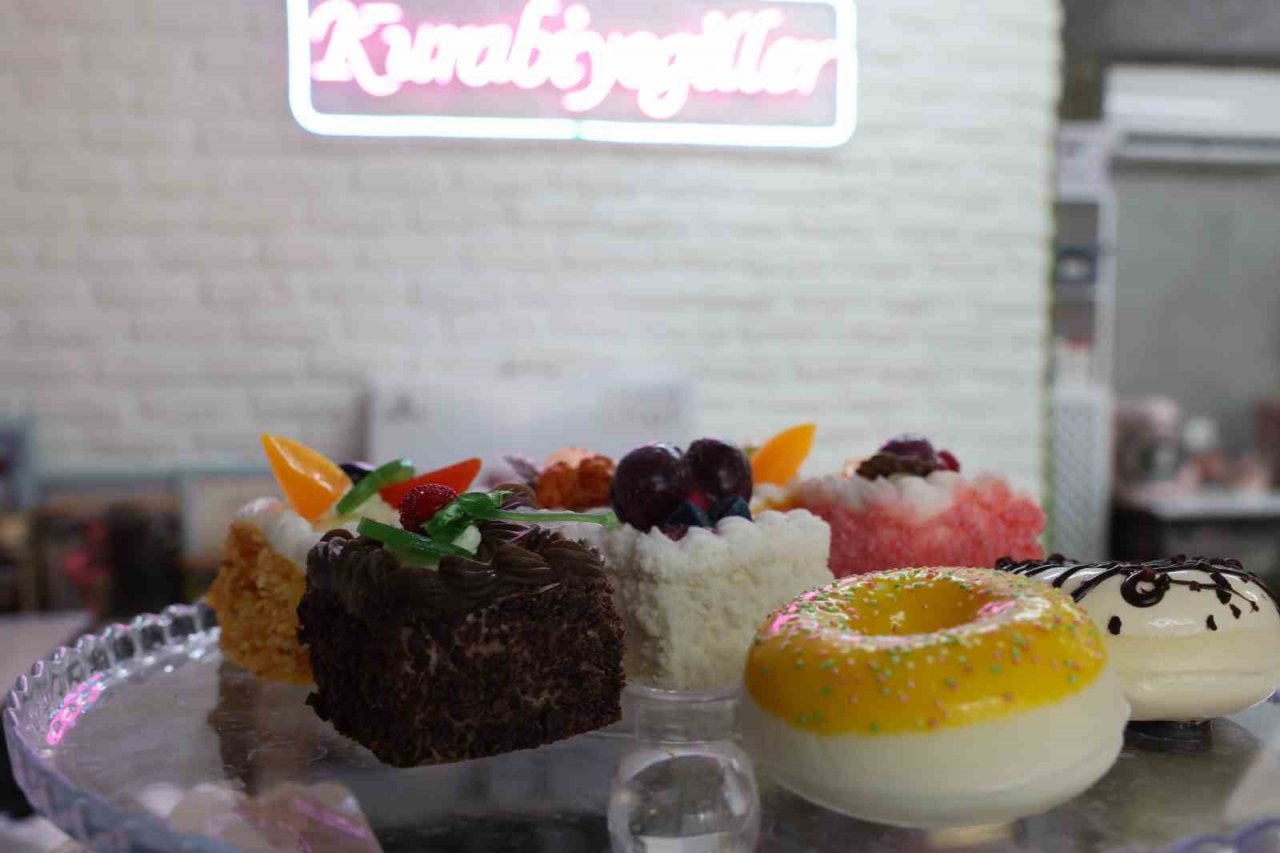 Büyükşehir 3 Kadın Kooperatifine hamur yoğurma makinesi hibe etti