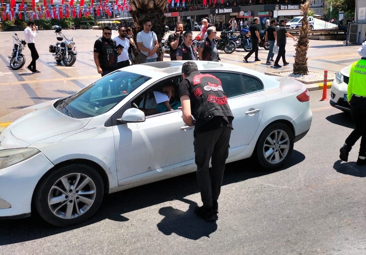 Aydın’da trafik ekiplerinden sürücülere ’korna çalmayın’ çağrısı