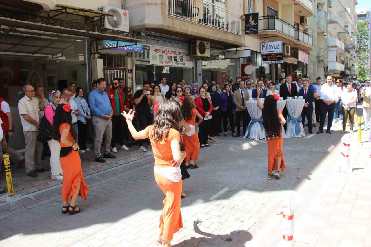 Aydın’da Roman kadınlara yönelik el sanatları atölyesi açıldı