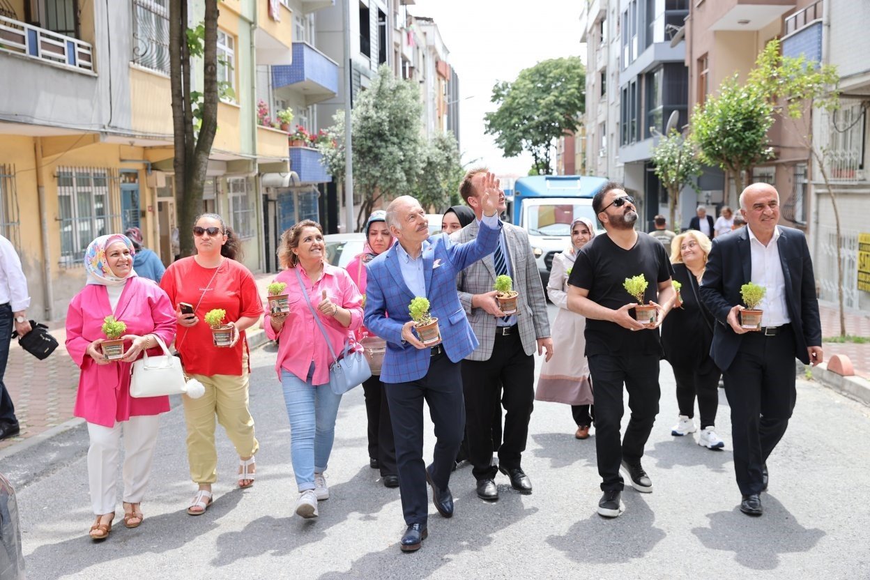 Bayrampaşa’da 50 bin fesleğen dağıtılacak