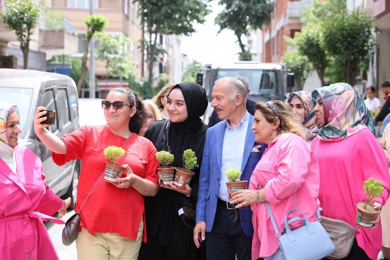 Bayrampaşa’da 50 bin fesleğen dağıtılacak