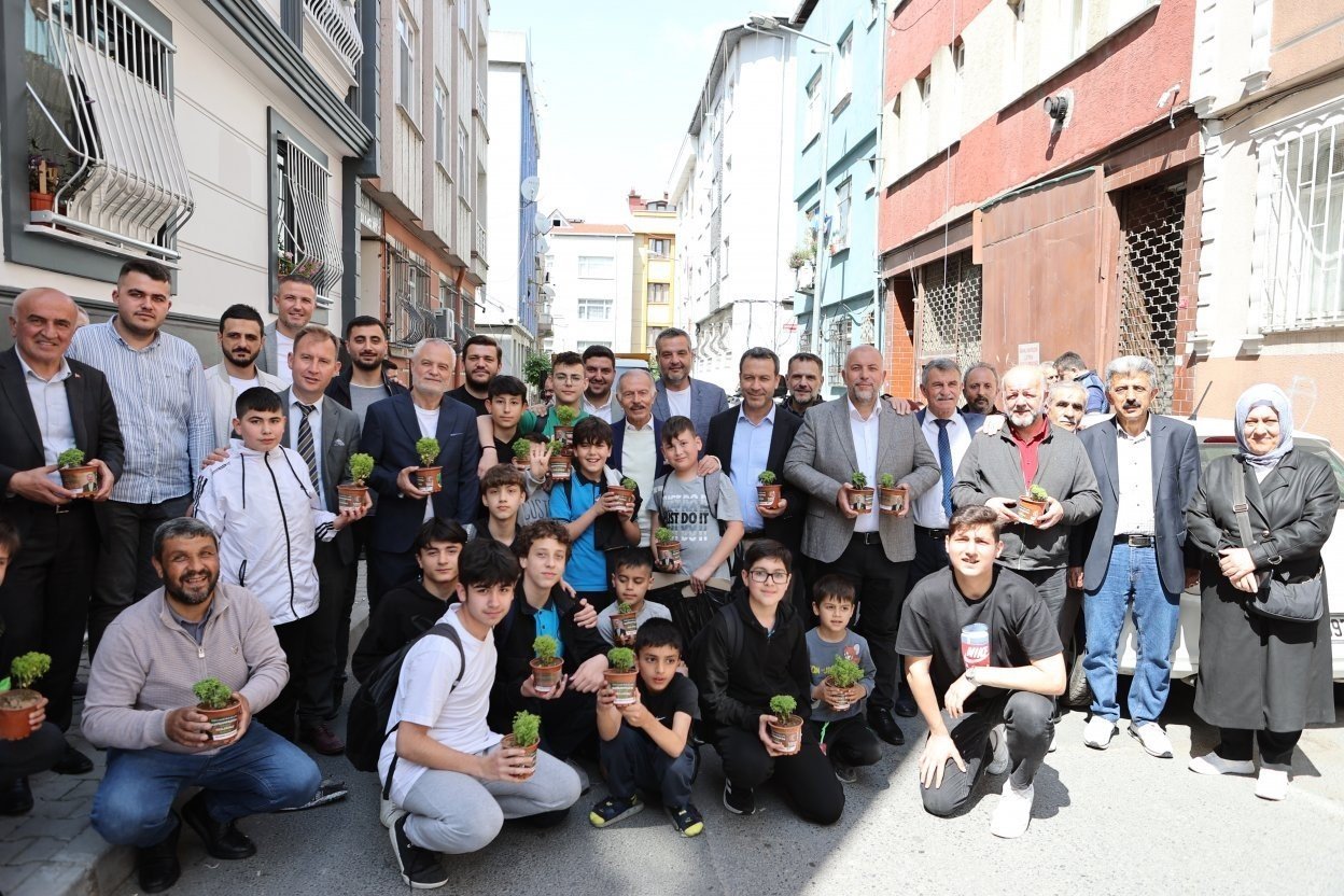 Bayrampaşa’da 50 bin fesleğen dağıtılacak