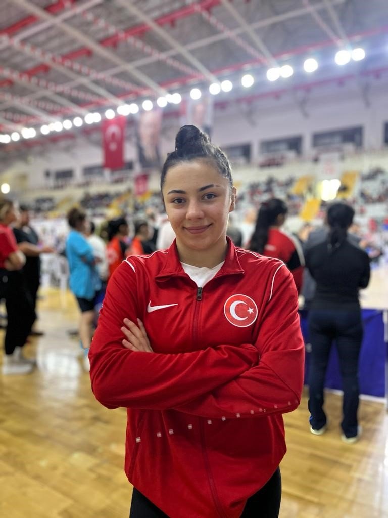 Bozüyüklü Başak Duman Türkiye ikincisi oldu