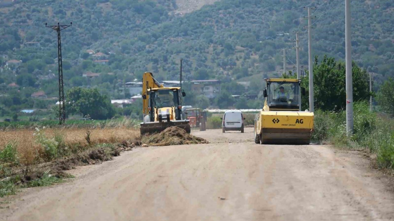 Büyükşehir Aydın’ın yollarını yenilemeye devam ediyor