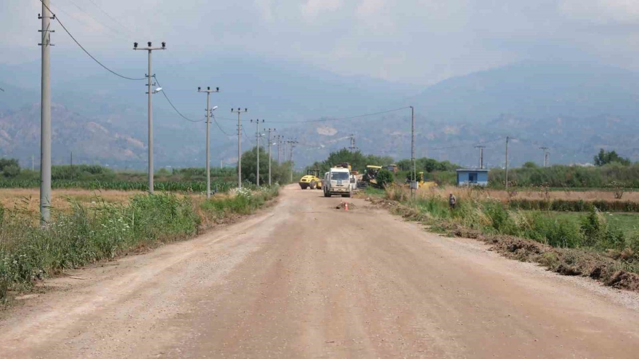 Büyükşehir Aydın’ın yollarını yenilemeye devam ediyor