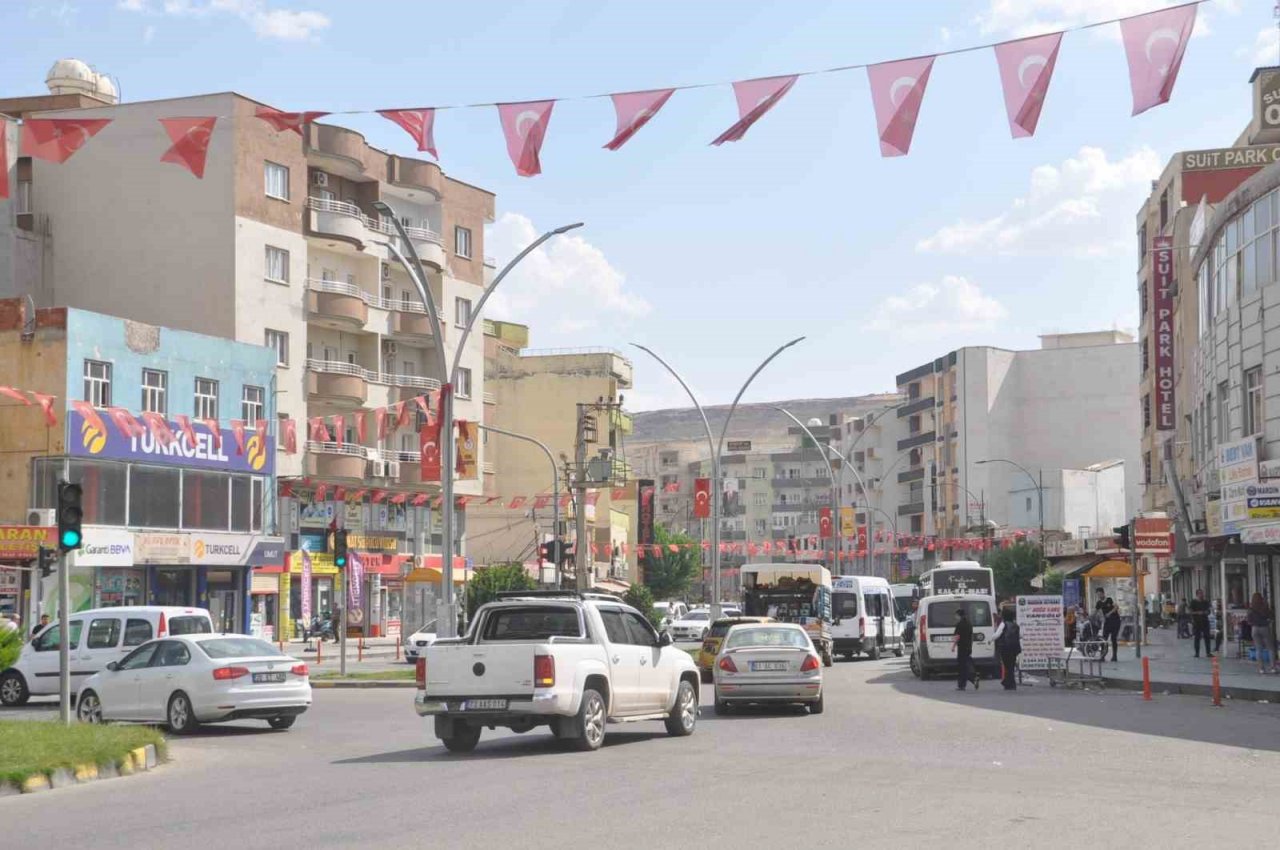 Bahçeli’nin ’100 il, 1000 ilçe’ açıklamasından sonra Cizrelileri il olma heyecanı sardı