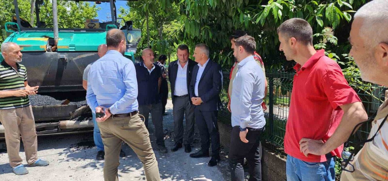 Köy yollarına sıcak asfalt