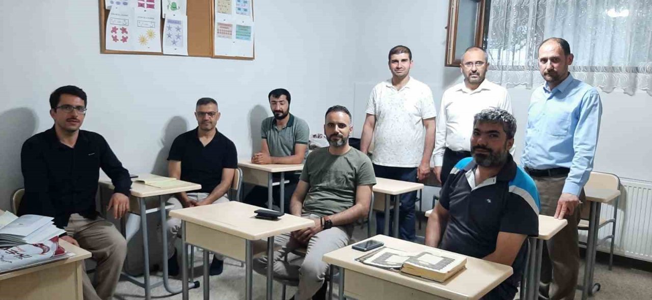 Elazığ’da işitme engelliler işaret dili ile Kur’an-ı Kerim öğreniyor