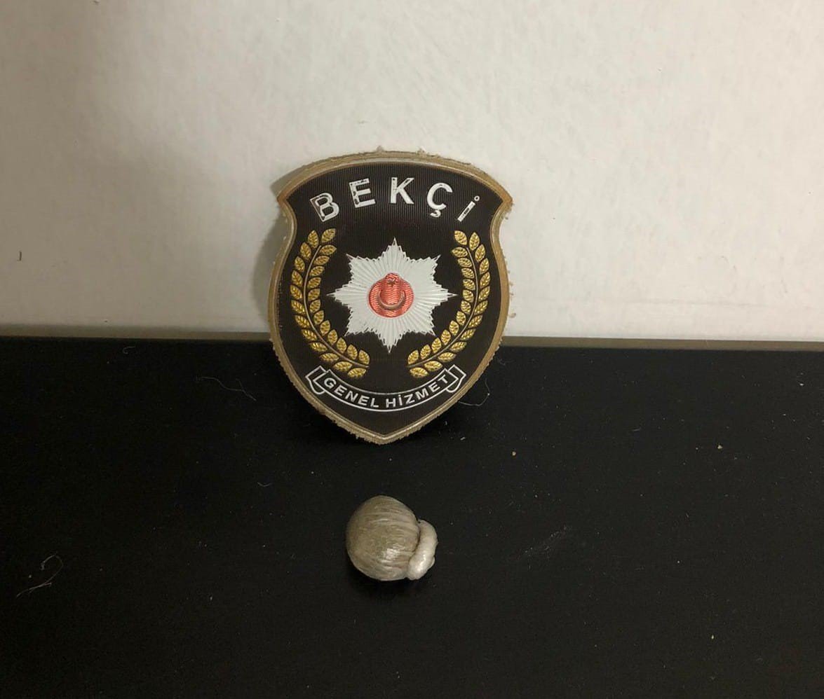 Şanlıurfa’da uyuşturucu satıcılarına operasyon: 3 gözaltı