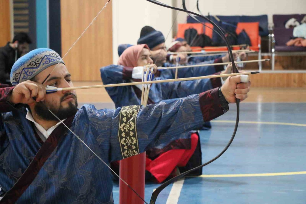 Erzincan’da Geleneksel Türk Okçuluğu yaşatılmaya devam ediyor