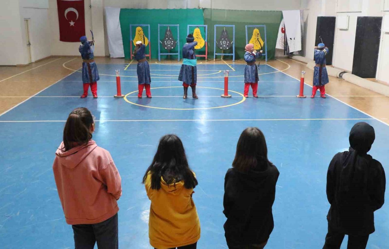 Erzincan’da Geleneksel Türk Okçuluğu yaşatılmaya devam ediyor