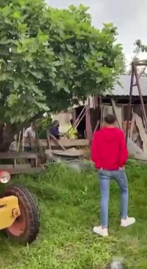 Cezaevine götürüldüğü esnada firar etti, ortalık karıştı