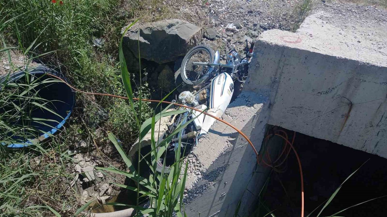 Gediz’de motosiklet kazası, 2 yaralı