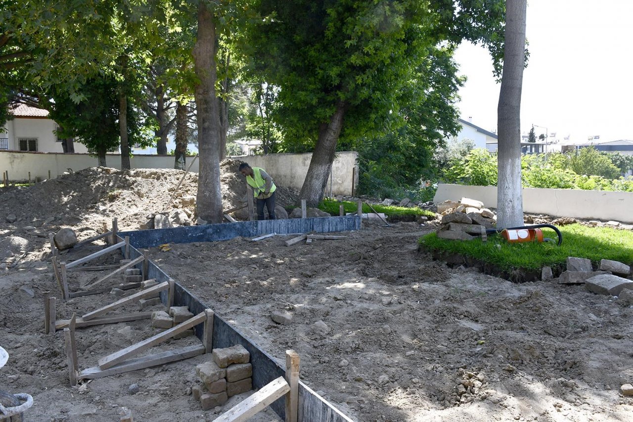 Güzelçamlı Mahallesi’ndeki park ve yeşil alanlar çoğalıyor