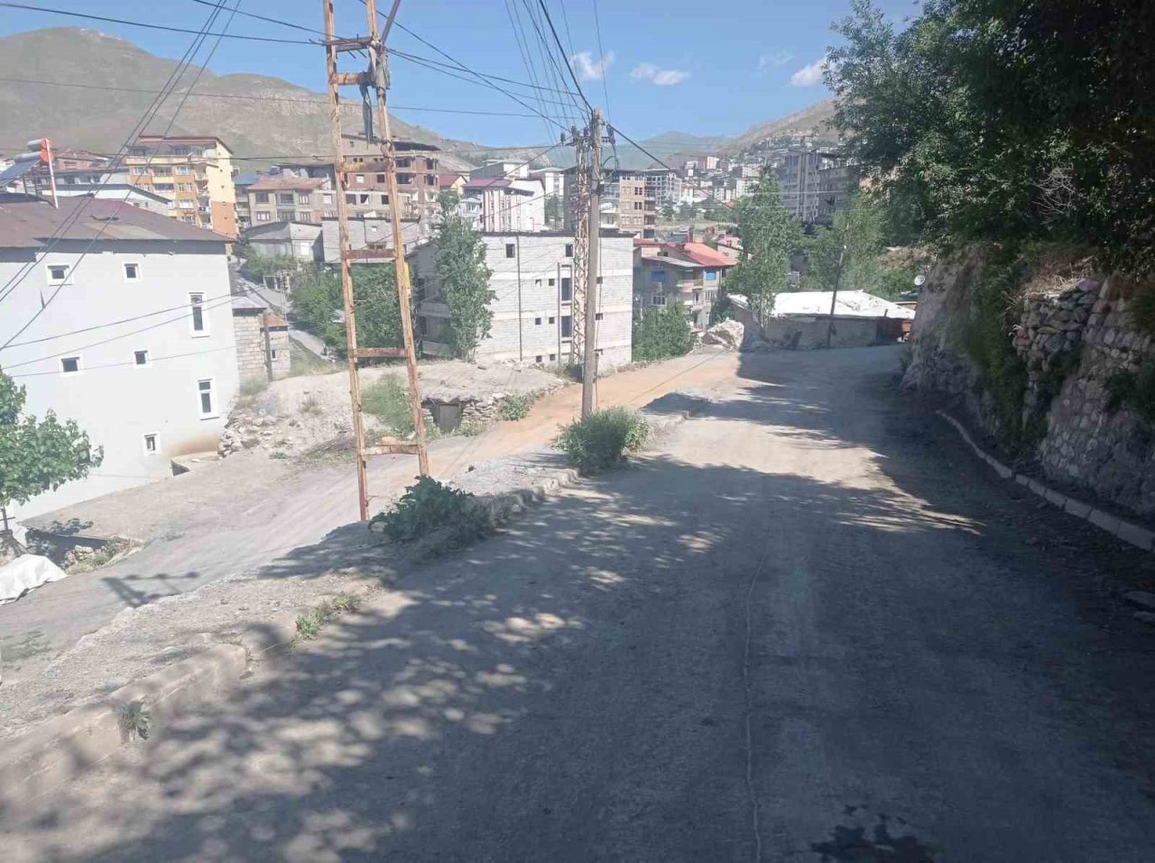 Hakkari’de doğalgaz çalışması devam ediyor