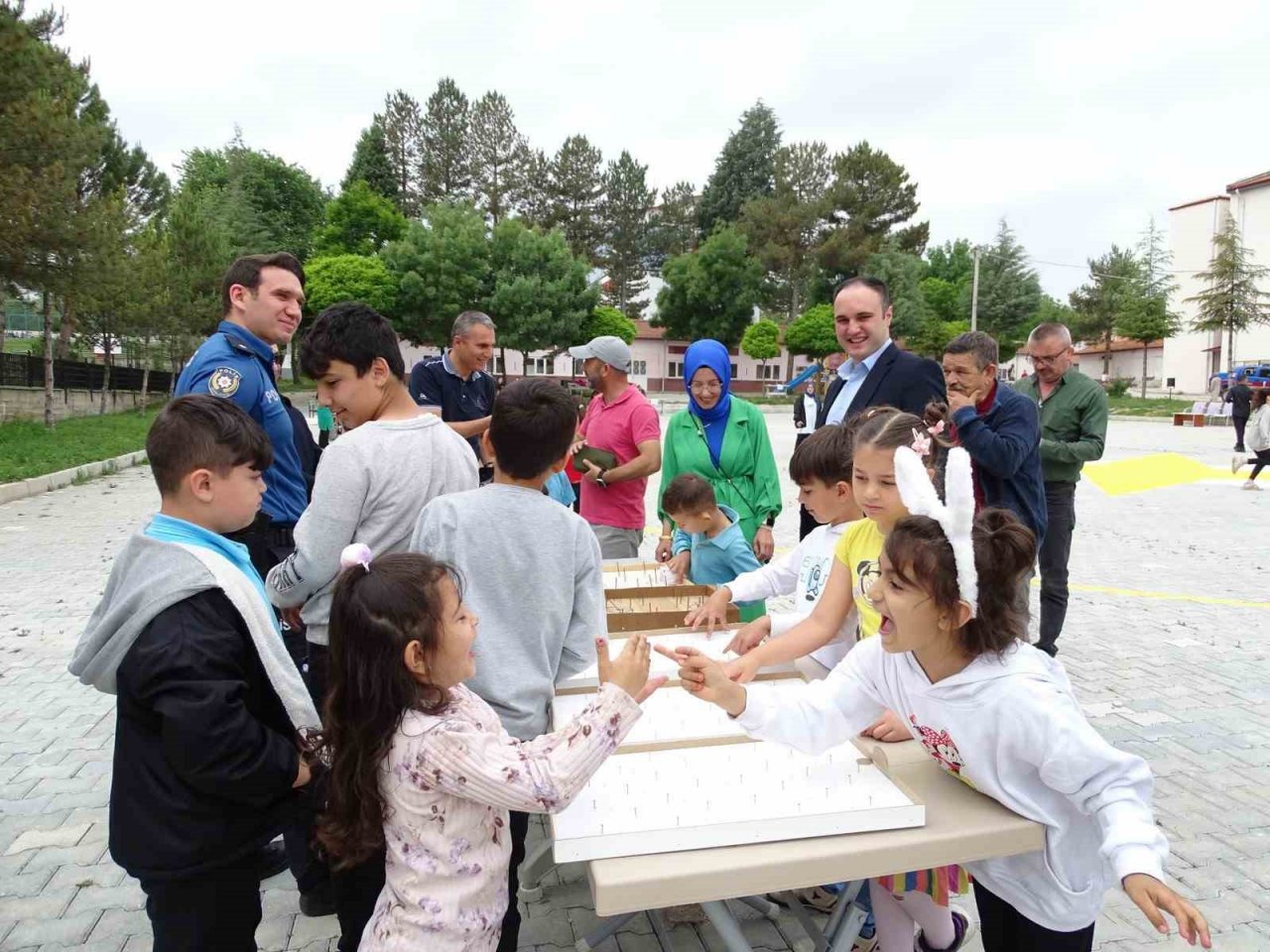 Hisarcık’ta unutulmaya yüz tutan eski oyunlar hayat buldu