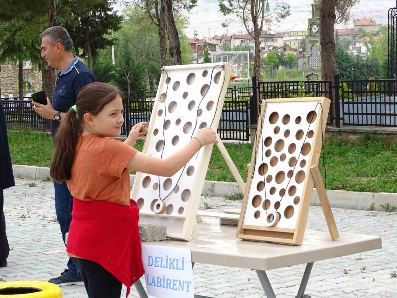 Hisarcık’ta unutulmaya yüz tutan eski oyunlar hayat buldu