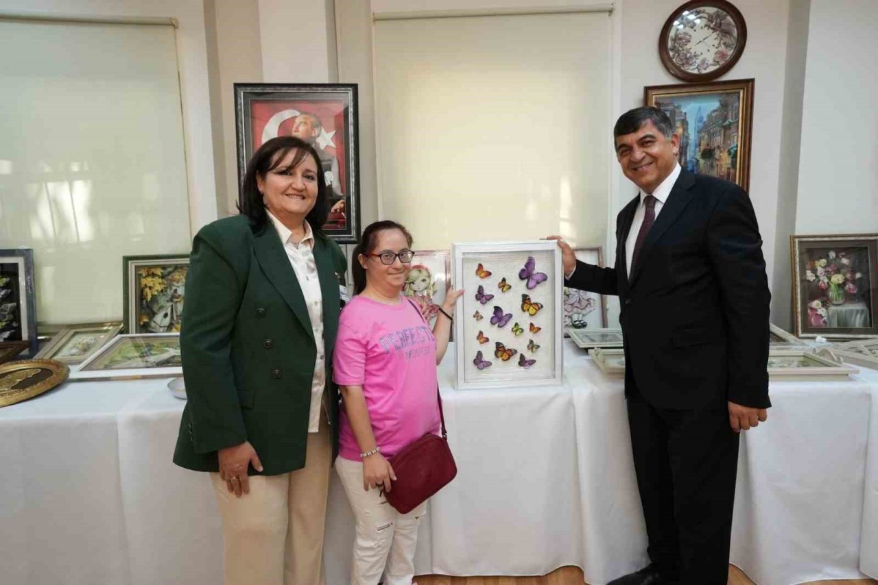 Kadınların el emekleri görücüye çıktı