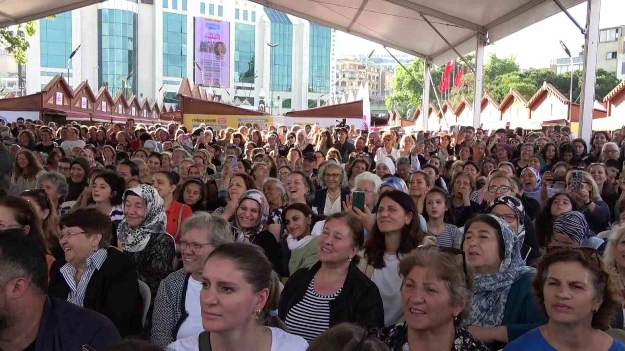 Kartal’da Kadın Emeği Festivali, Türkan Şoray’ın katılımıyla başladı