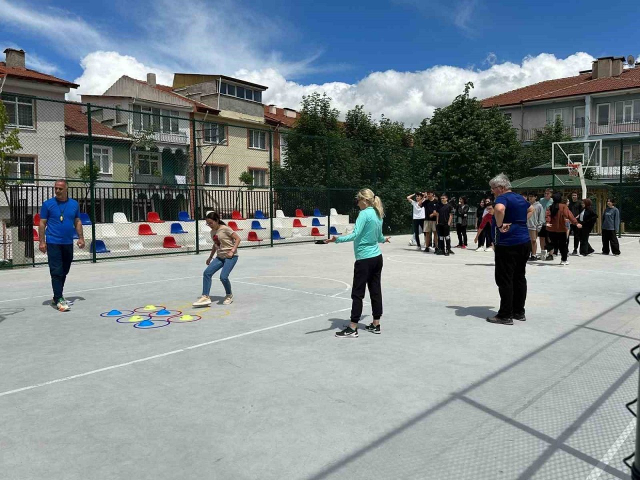 Kütahya Necip Fazıl Kısakürek Anadolu Lisesi’nde İspanyol öğrencilerle ebru çalışması