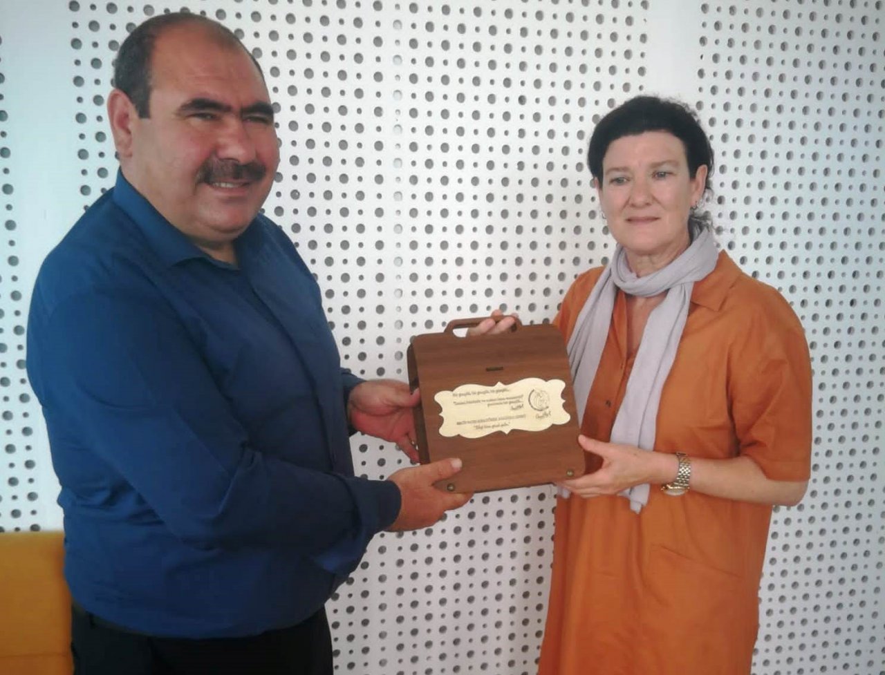 Kütahya Necip Fazıl Kısakürek Anadolu Lisesi’nde İspanyol öğrencilerle ebru çalışması