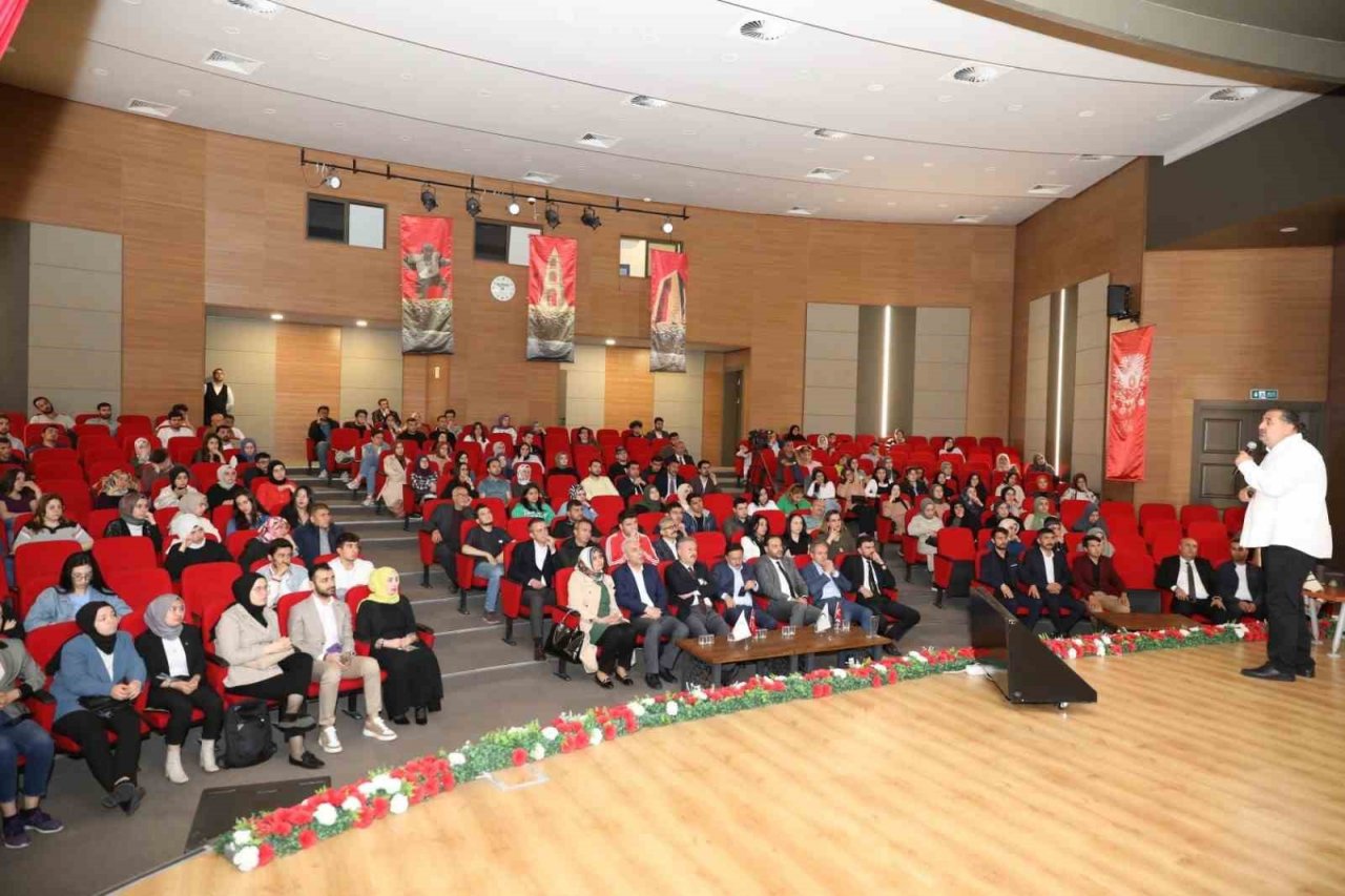 Melikgazi’de gençlere özel ‘Milli Değerlerimiz Çanakkale’ konferansı