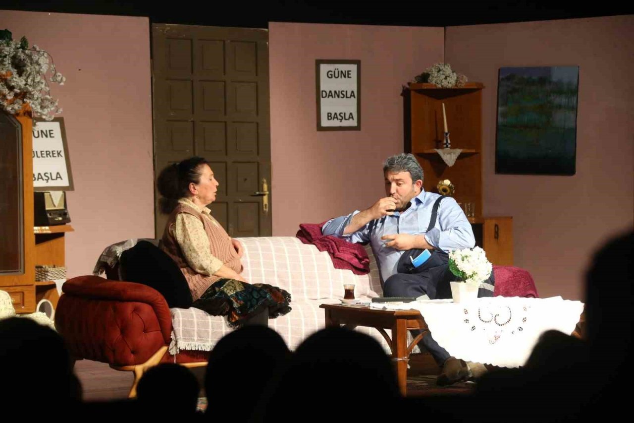 Merkezefendi Kent Tiyatrosu’ndan yeni oyun