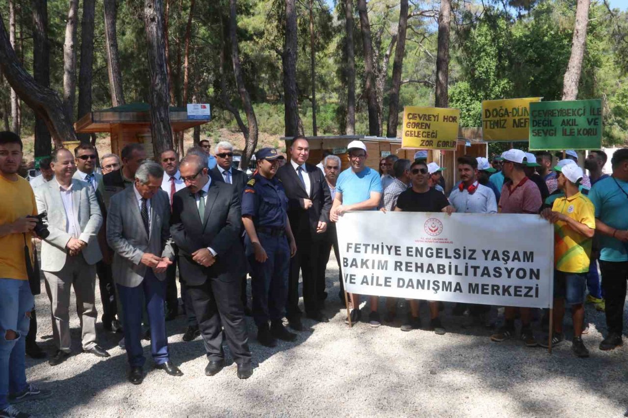 Fethiye’de okulun işlettiği Büyük Samanlık Koyu’na ’mavi bayrak’ çekildi
