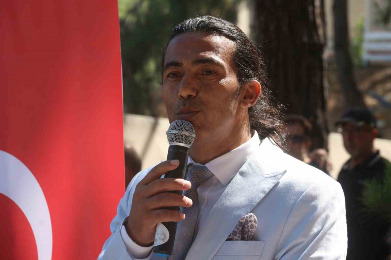 Fethiye’de okulun işlettiği Büyük Samanlık Koyu’na ’mavi bayrak’ çekildi