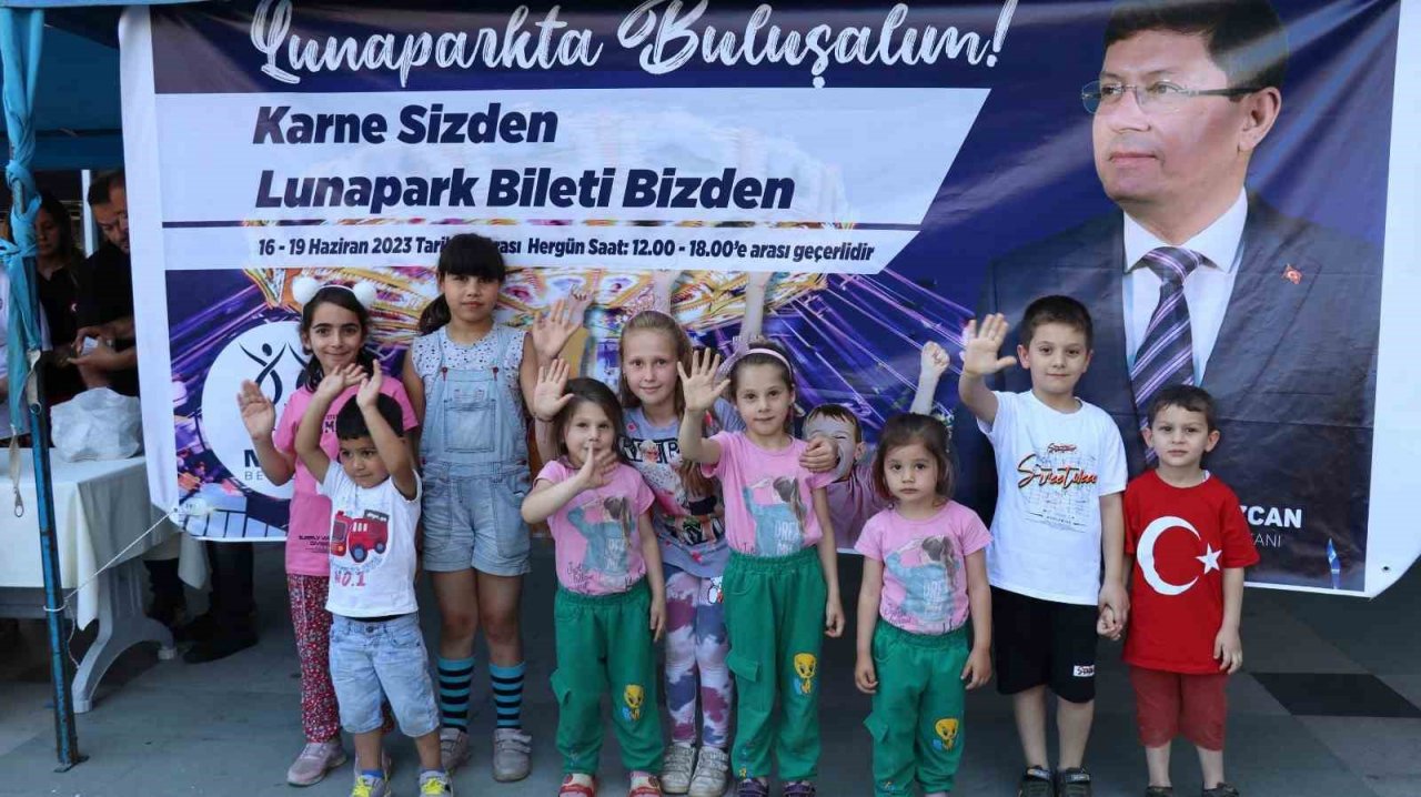 Başkan Özcan’dan öğrencilere karne hediyesi