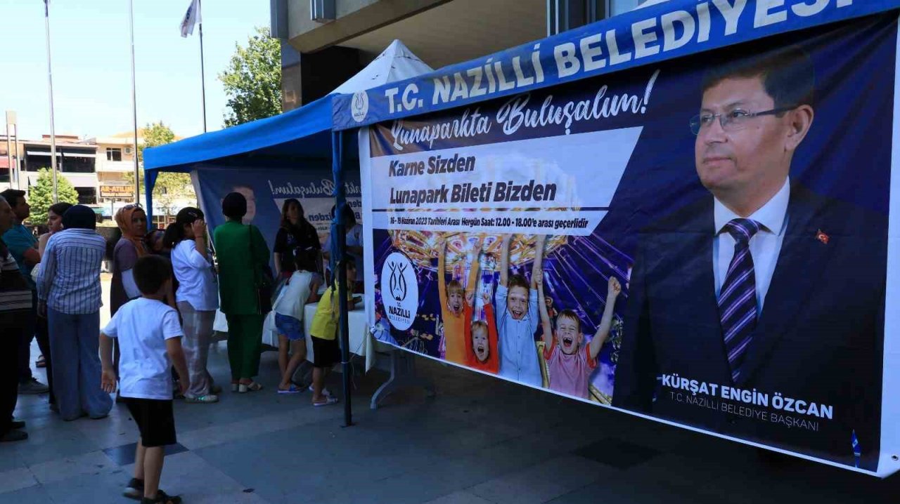 Başkan Özcan’dan öğrencilere karne hediyesi