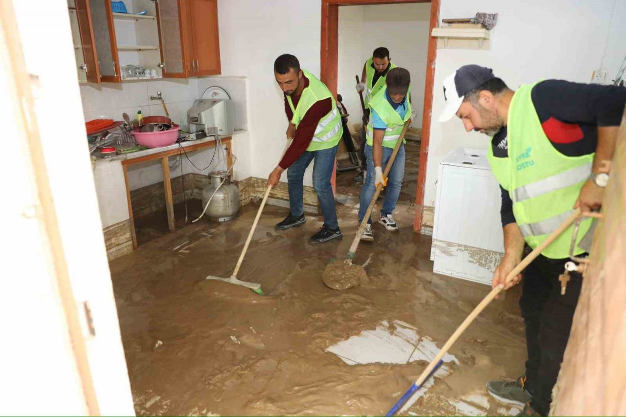 Niğde’de sel sonrası onarım ve temizlik çalışması