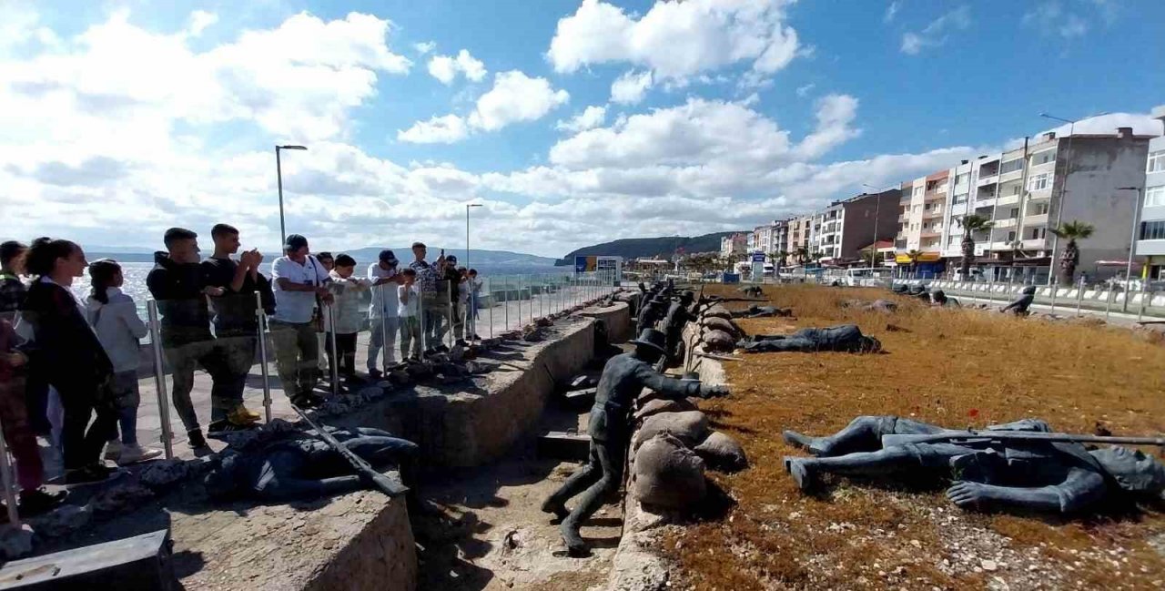 Depremzede öğrenciler, Çanakkale gezisinden döndü