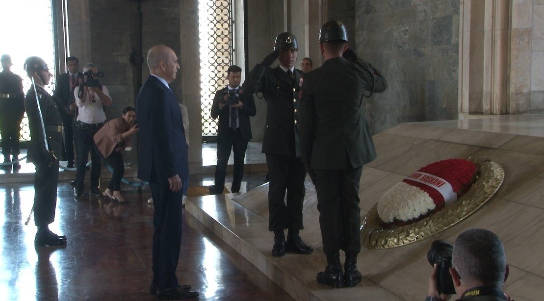 TBMM Başkanı Kurtulmuş ve Başkanlık Divanı üyelerinden Anıtkabir’e ziyaret