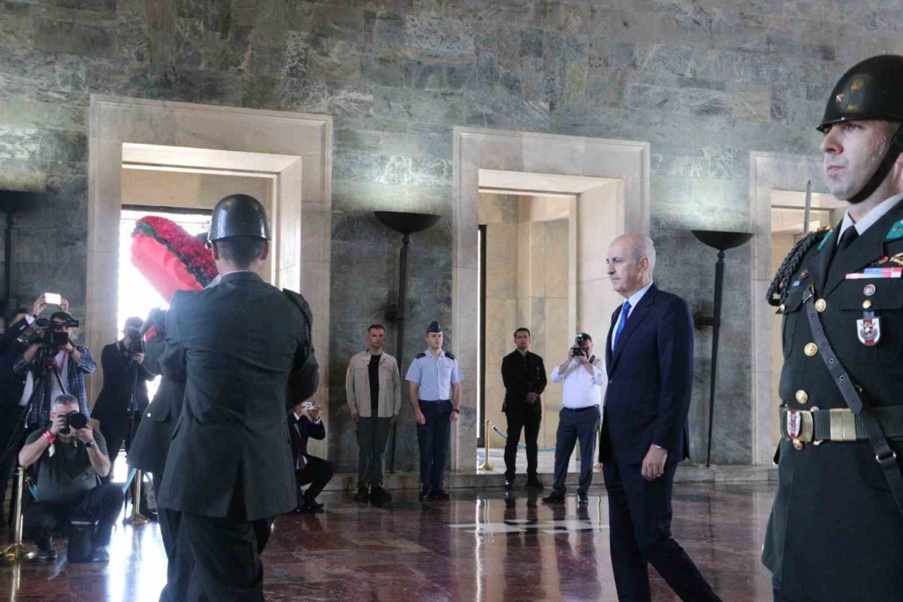 TBMM Başkanı Kurtulmuş ve Başkanlık Divanı üyelerinden Anıtkabir’e ziyaret