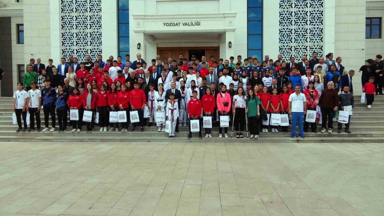 Yozgat’ta başarılı sporcular ödüllendirildi