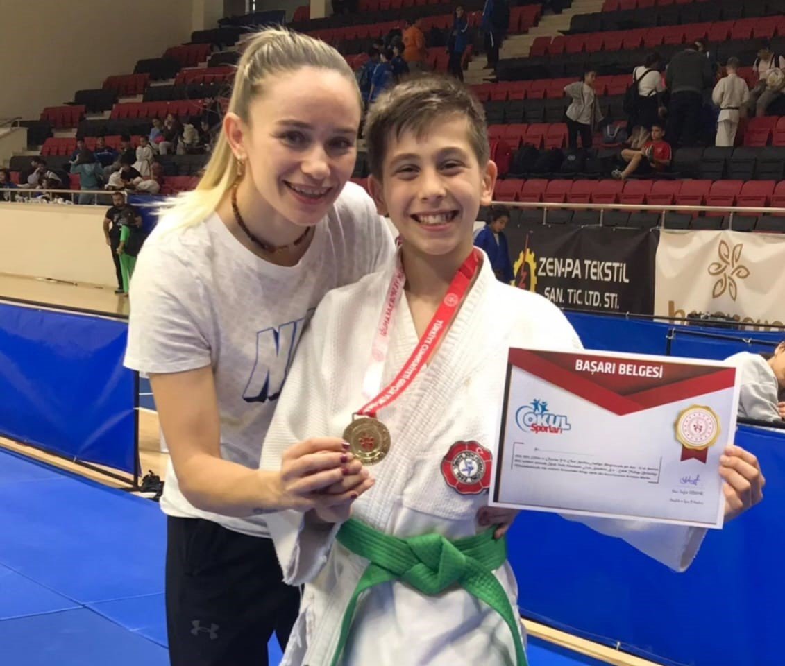 Yunusemre’den iki Türkiye şampiyonu daha