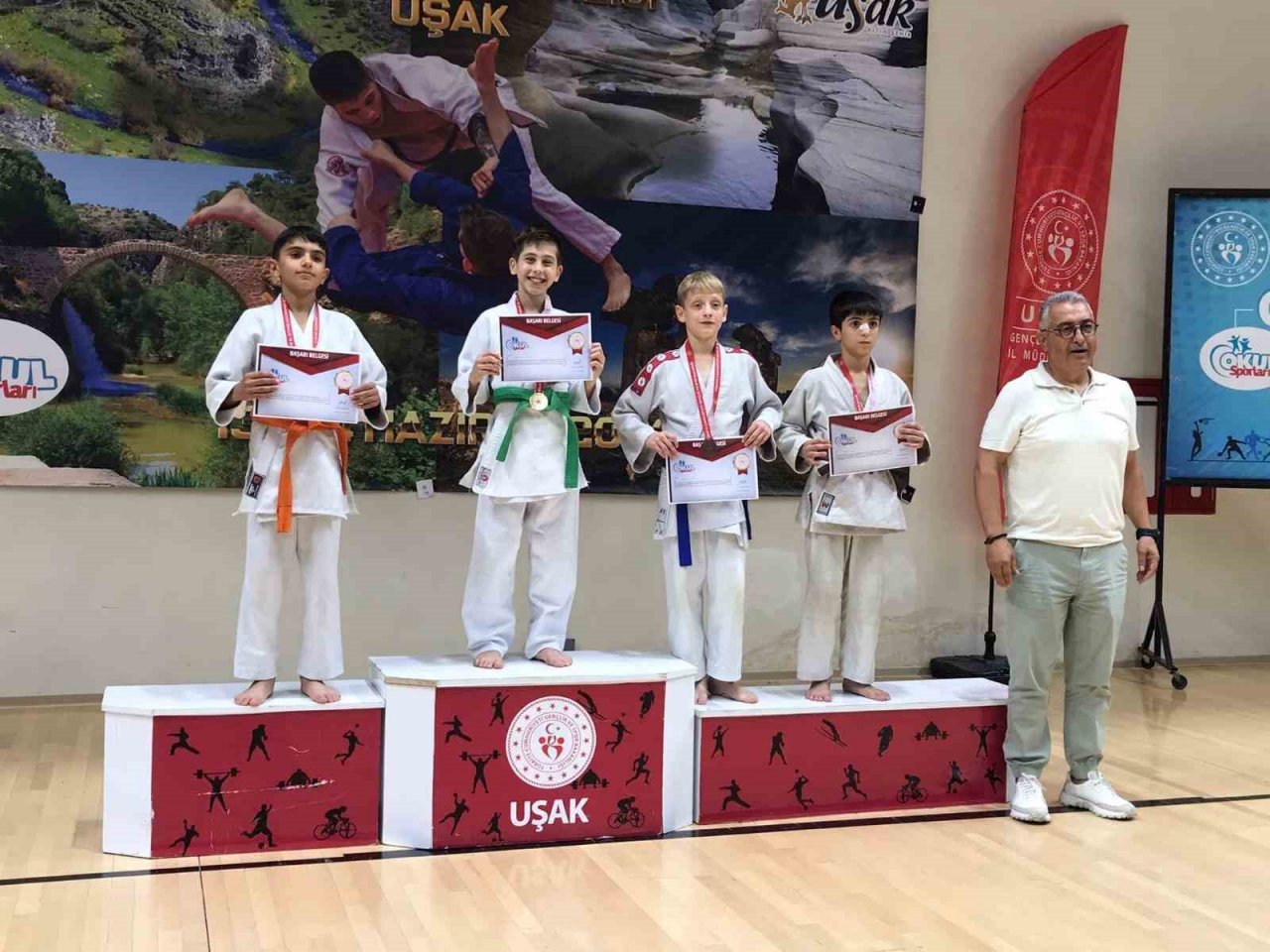 Yunusemre’den iki Türkiye şampiyonu daha