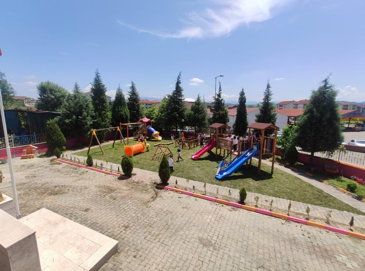 Perşembe Anaokulu mezunlarını verdi, okulun dönüşümü tamamlandı