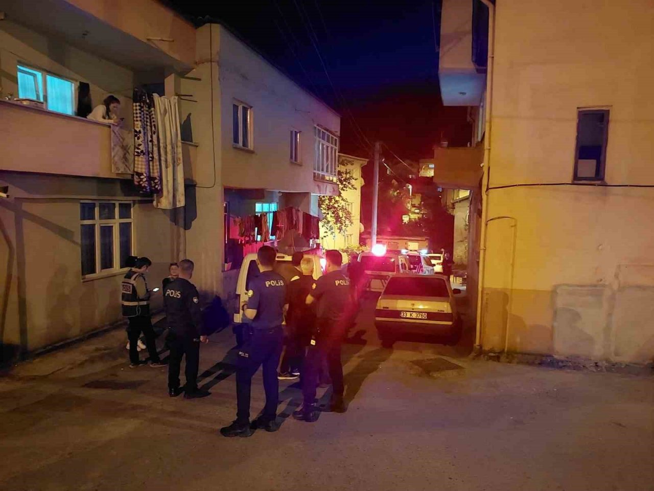 Önce husumetlilerine saldırdı sonra polise direndi