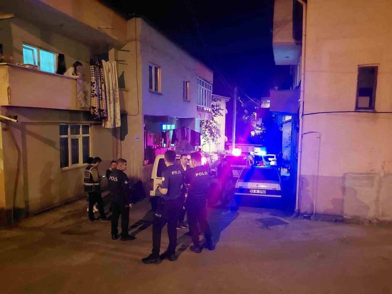 Önce husumetlilerine saldırdı sonra polise direndi