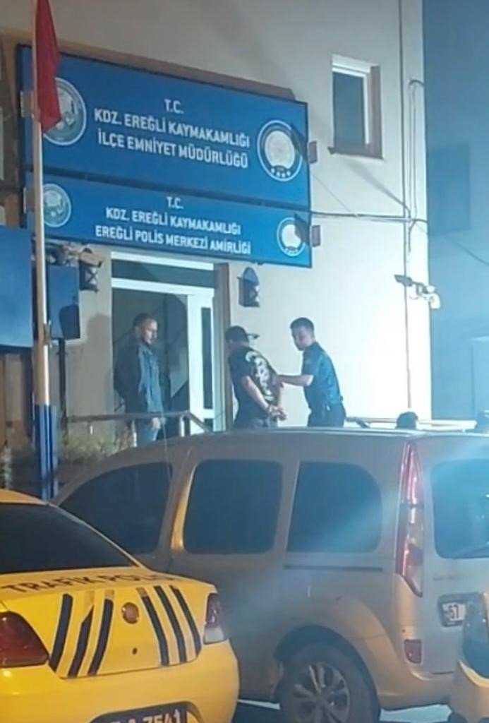 Önce husumetlilerine saldırdı sonra polise direndi