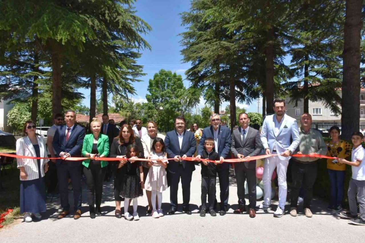 İnönü’de 5. Geleneksel Bahar Sergisi açıldı