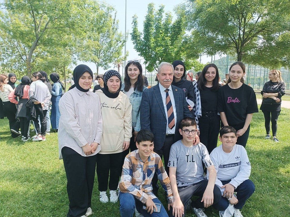 Başkan Demirtaş’tan öğrencilere sürpriz veda pikniği