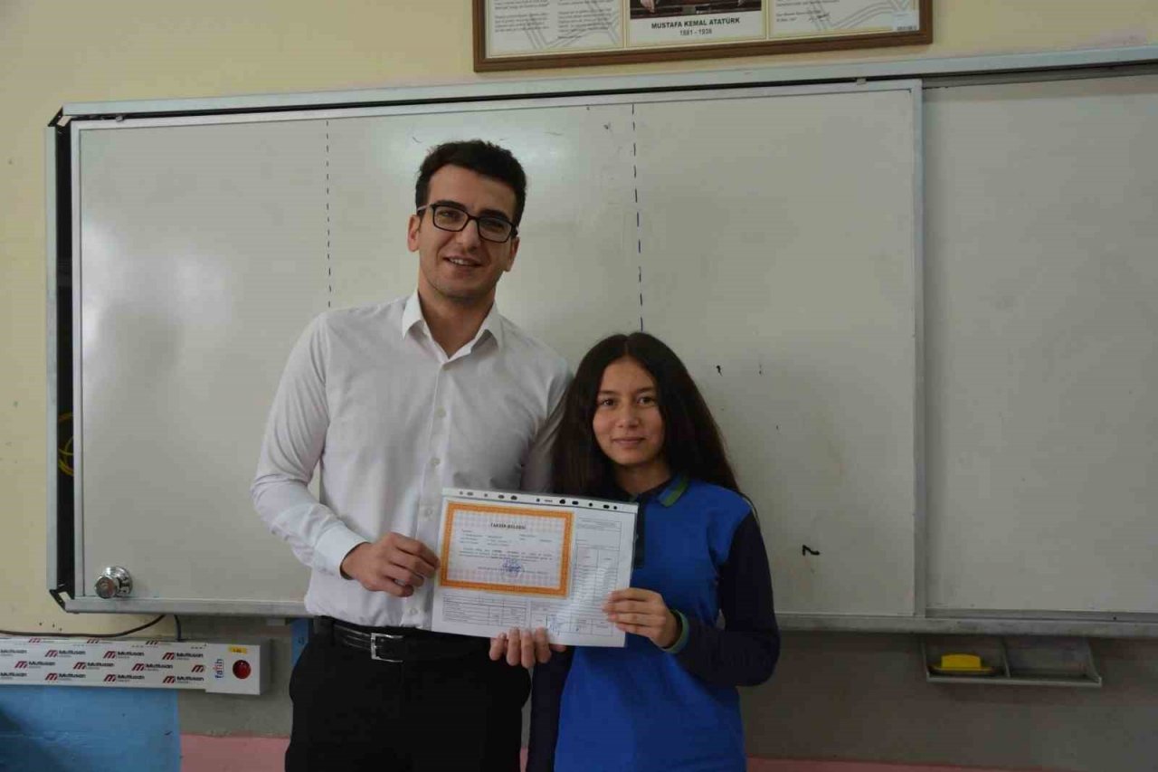 Selendi’de 2 bin 694 öğrenci karne aldı