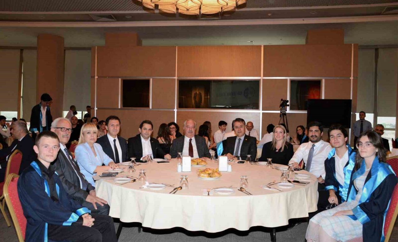 ASO Teknik Koleji’nde mezuniyet heyecanı