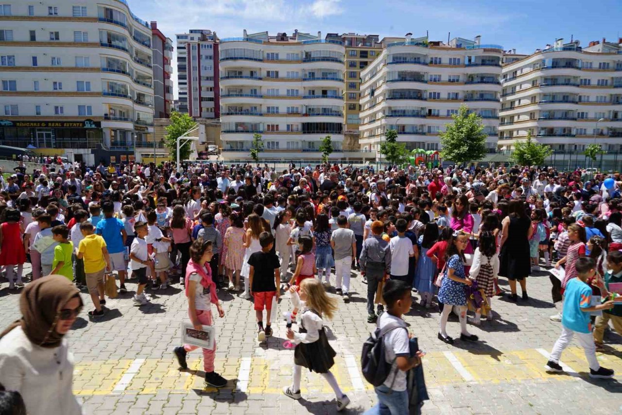 Kastamonu’da 58 bin öğrenci karnesini aldı